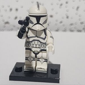 custom lego Star Wars Phase 1 Nougat Clone Trooper Minifigure With Black Stand